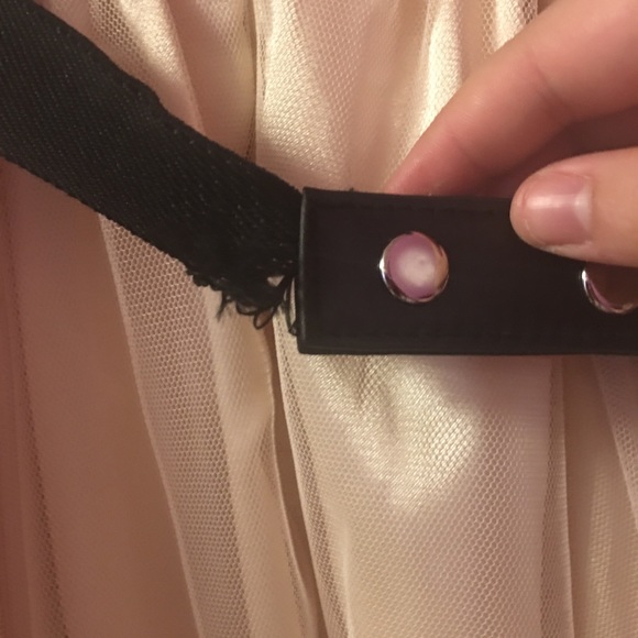 Black and pearl formal dress - Picture 3 of 4